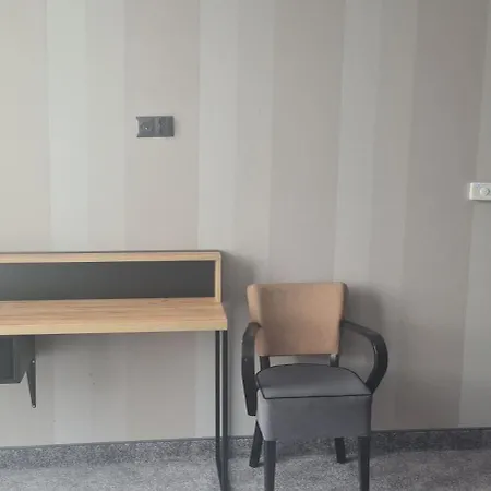 Czarna Perla Czarna Gora 402 Sienna (Klodzko)