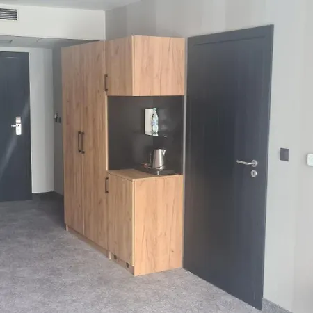 Czarna Perla Czarna Gora 402 *