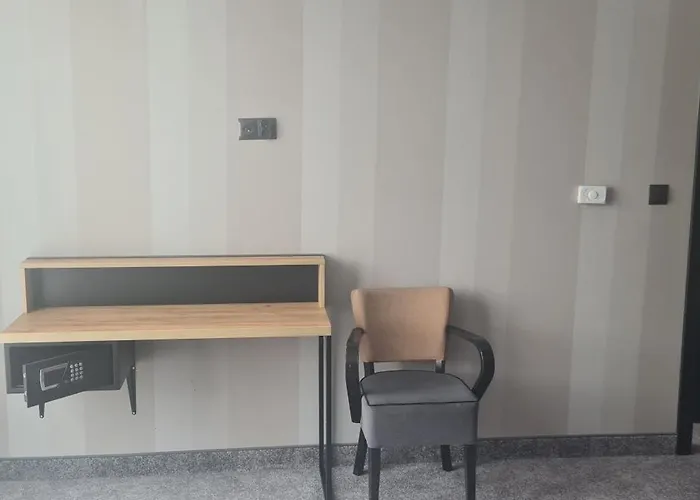 Czarna Perla Czarna Gora 402 Sienna (Klodzko)