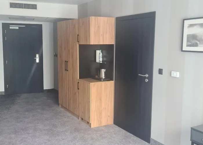 Czarna Perla Czarna Gora 402 *